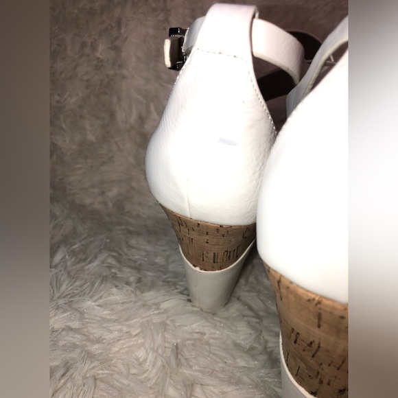 Women's White Wedge Sandals size 9 NWOT - Picture 7 of 16